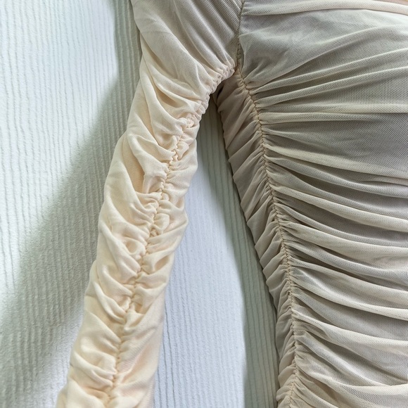 Free People - As Is Cream Ivory Gathered Off Shoulder Long Sleeve Blouse Small - Picture 6 of 11